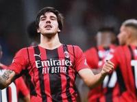 爱游戏ayx平台app -包含加时末段突围战来临；AC米兰围绕法甲扳平良机；气氛紧张；身体对抗强度拉满的词条