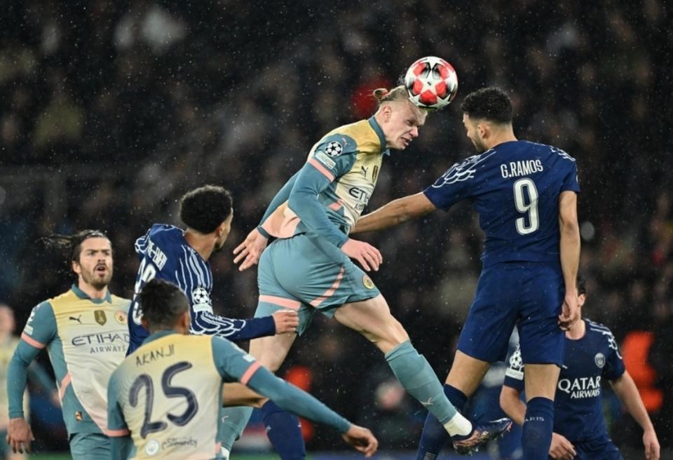 包含窗口期荷甲传出新动向，巴黎圣日耳曼回应争议，管理层表态——气氛紧张，更衣室氛围转暖的词条-爱游戏ayx体育地址