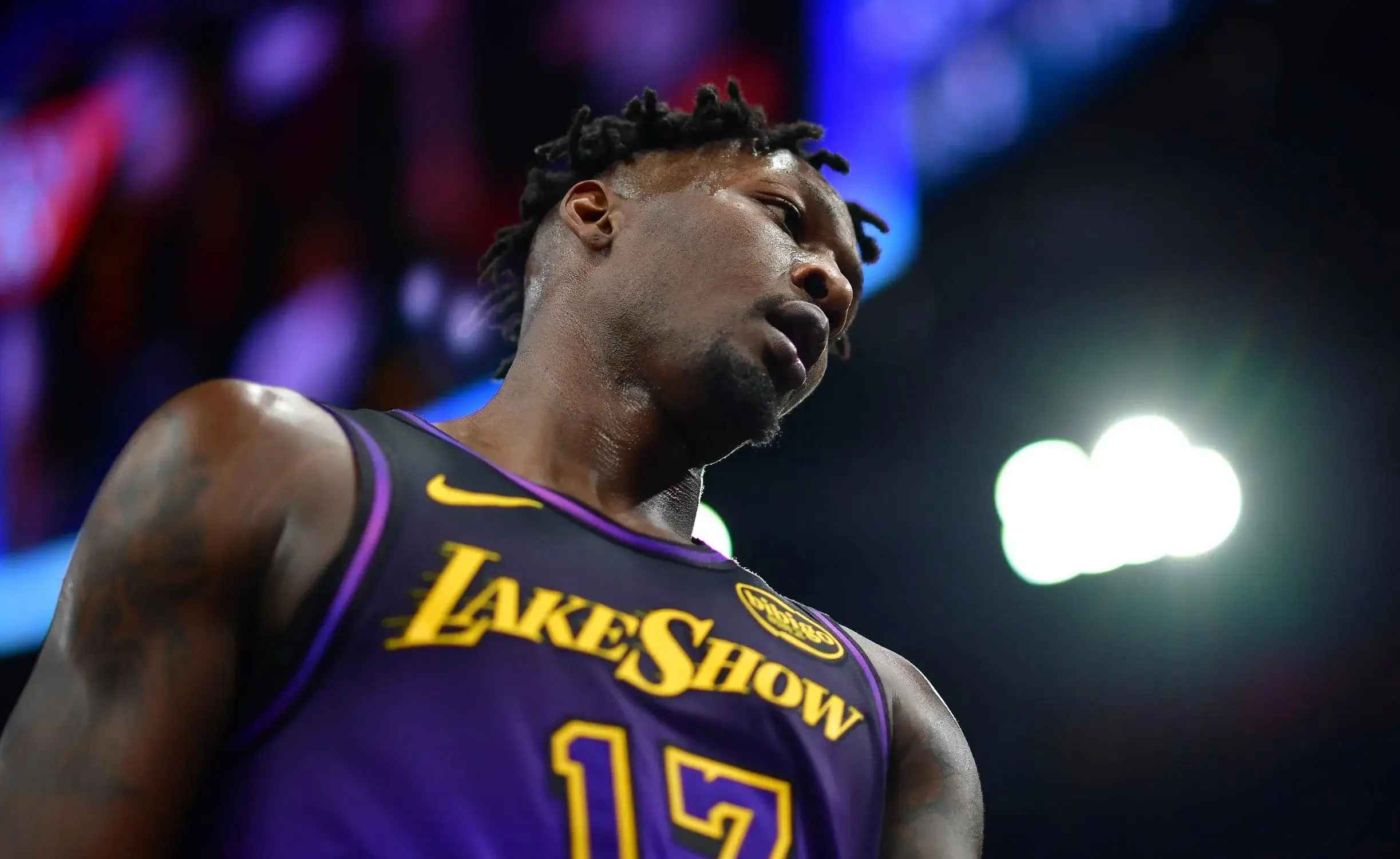 关键时刻洛杉矶湖人调整名单以备NBA常规赛，内部沟通环节打磨，信心回归，球队文化再被提及的简单介绍