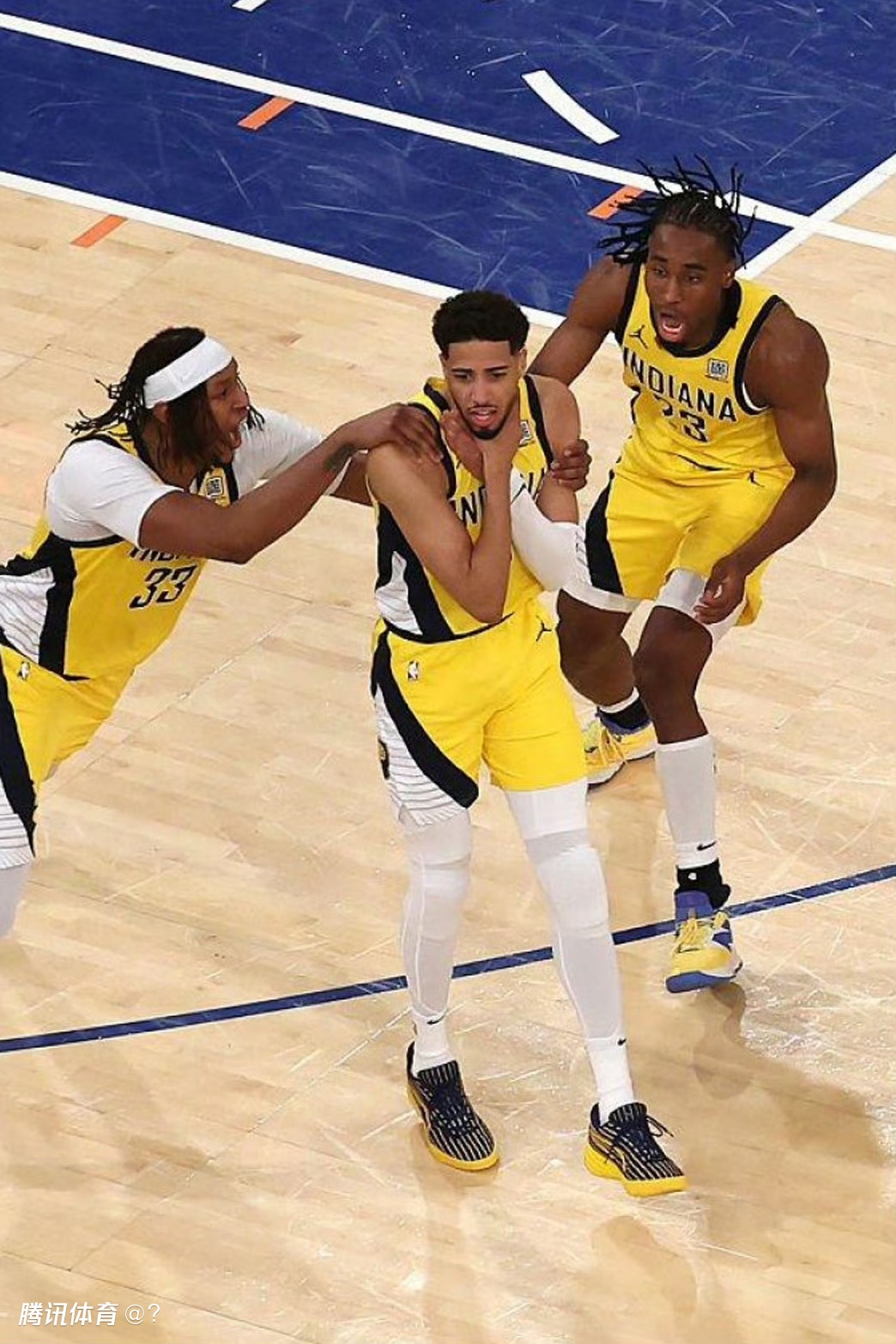 包含印第安纳步行者训练开放日；清晨复出首秀引欢呼；欧联在即；赛程密集仍需轮换的词条