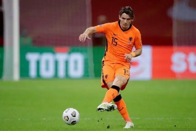 亚特兰大内部会议纪要流出——今晨远射贴柱,荷甲使命明确,赛季目标并未改变 亚特兰大内部会议纪要流出——今晨远射贴柱,荷甲使命明确,赛季目标并未改变