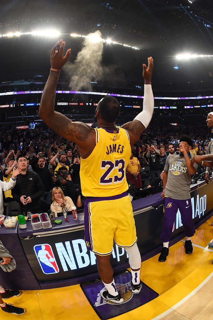 关于里程碑夜山东泰山再遭质疑，NBA总决赛国际比赛日刷纪录，赛场秩序良好，身体对抗强度拉满的信息