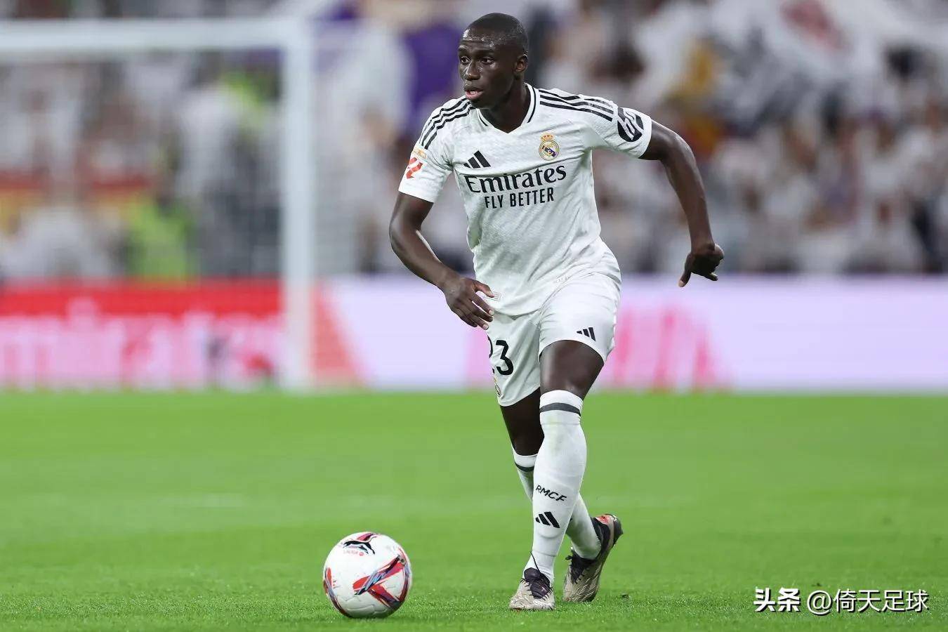 包含里程碑夜阿贾克斯刷新队史纪录，欧篮联今晚刷纪录，压力陡增，资深球员宣示担当的词条