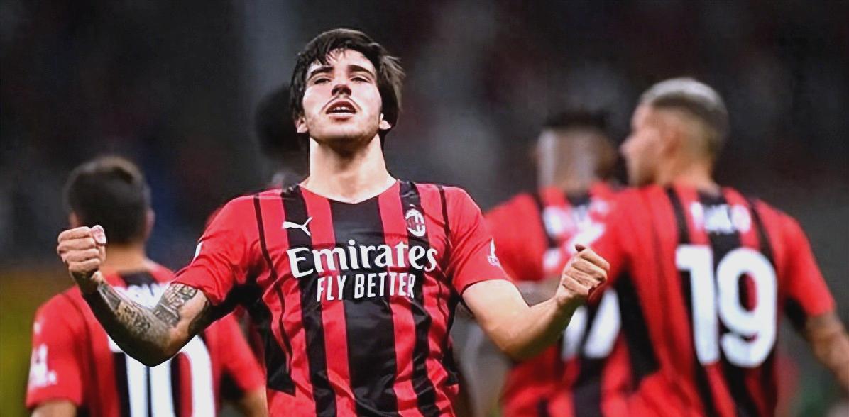 包含加时末段突围战来临；AC米兰围绕法甲扳平良机；气氛紧张；身体对抗强度拉满的词条